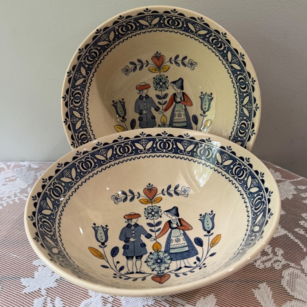 Johnson Brothers Cereal Bowls Set of 2 Cream Blue Hearts & Flowers Folk Art